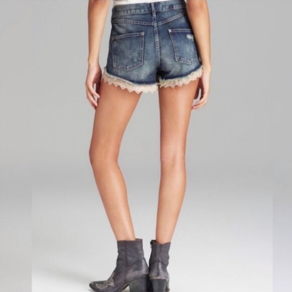 Free People Crochet Lace Hem Cut Off Denim Shorts Distressed Cotton Bohemian 26 - Picture 2 of 10
